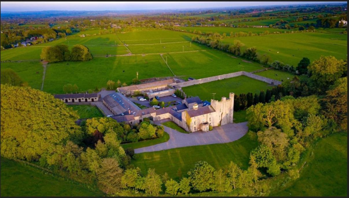 Skryne Castle Pension Ross Cross Roads Buitenkant foto