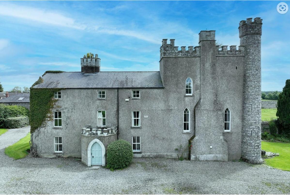 Skryne Castle Pension Ross Cross Roads Buitenkant foto